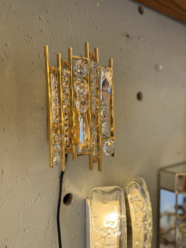 Jaren '70 Palwa Brutalistische messing kristallen wandlamp  | Sprinkelhop