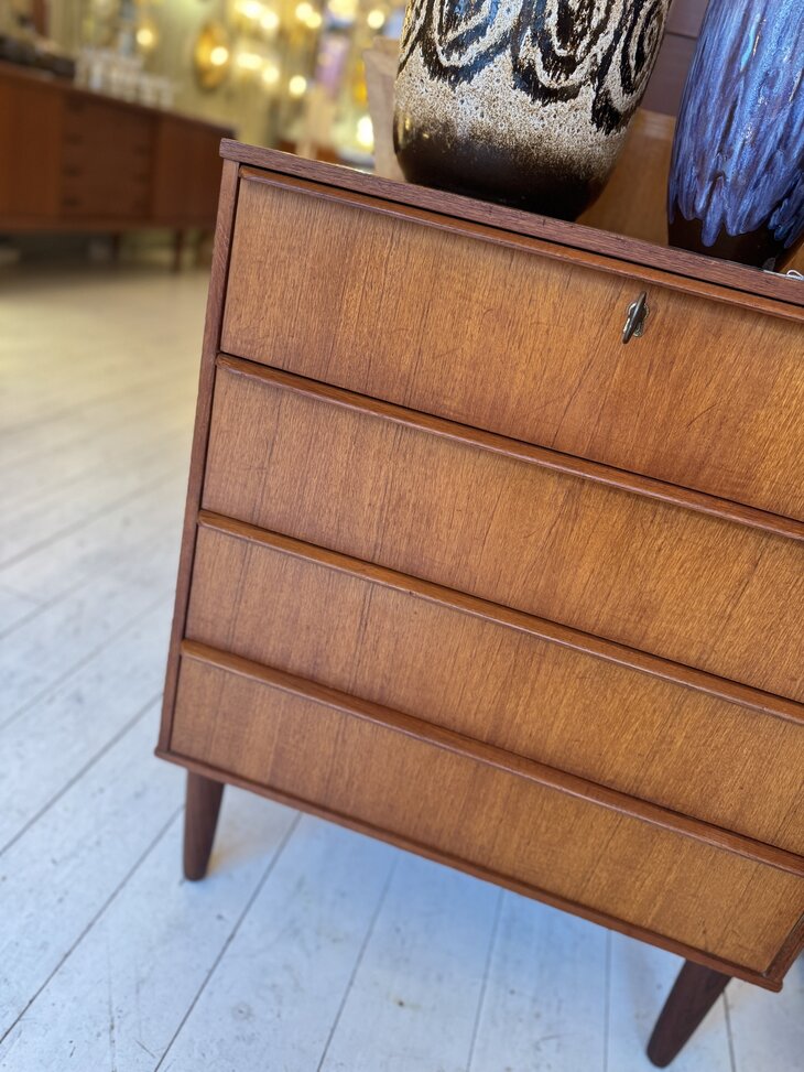 Vintage Deense teak houten ladekast | Sprinkelhop