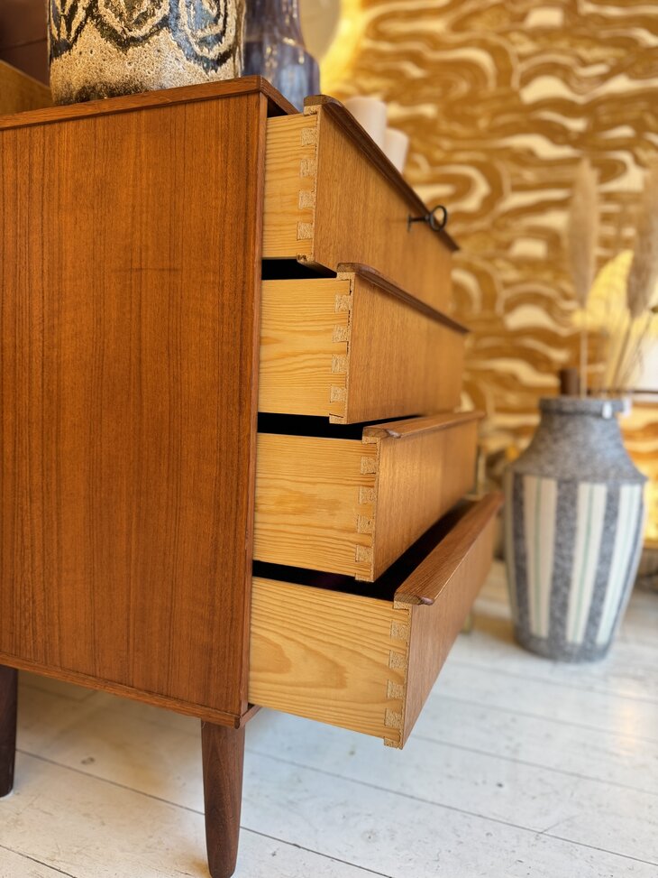 Vintage Deense teak houten ladekast | Sprinkelhop