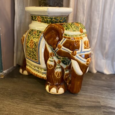 Vintage plantentafel olifant  keramiek